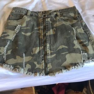 Super Cute Camo Distressed Zip Up Skirt